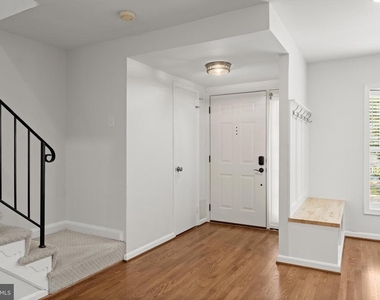 315 Center Street N - Photo Thumbnail 9