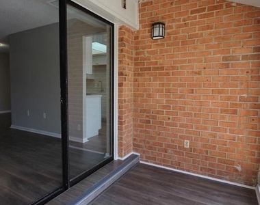 10208 Bushman Drive - Photo Thumbnail 16