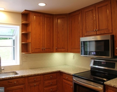 1103 Delf Drive - Photo Thumbnail 2