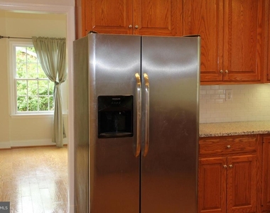 1103 Delf Drive - Photo Thumbnail 3
