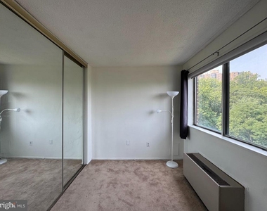 2059 Huntington Avenue - Photo Thumbnail 6
