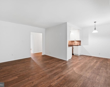 11619 Stoneview Square - Photo Thumbnail 7