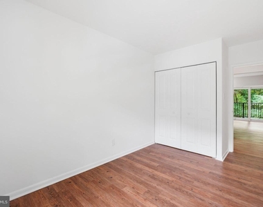 11619 Stoneview Square - Photo Thumbnail 15