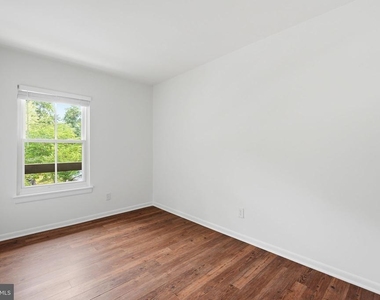 11619 Stoneview Square - Photo Thumbnail 14