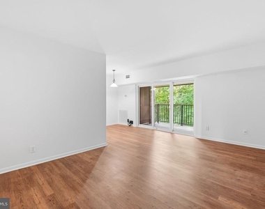 11619 Stoneview Square - Photo Thumbnail 9