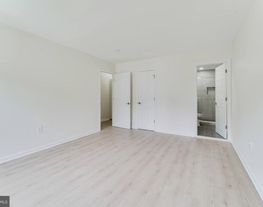 7107 Sontag Way - Photo Thumbnail 24