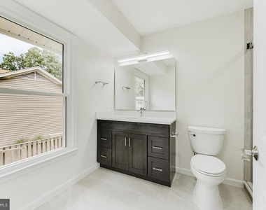 7107 Sontag Way - Photo Thumbnail 28