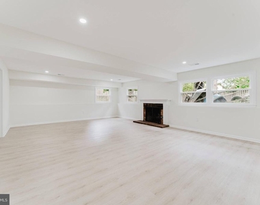 7107 Sontag Way - Photo Thumbnail 45