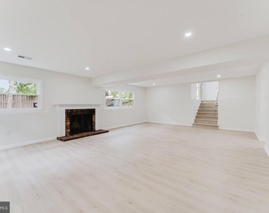 7107 Sontag Way - Photo Thumbnail 48