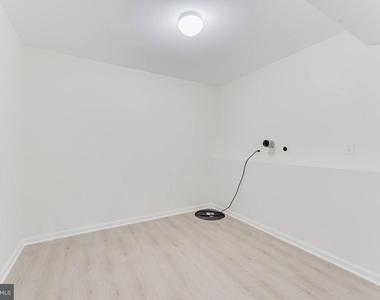 7107 Sontag Way - Photo Thumbnail 49