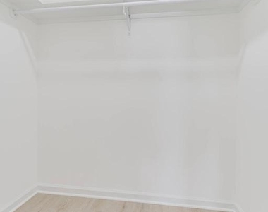 7107 Sontag Way - Photo Thumbnail 26