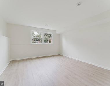 7107 Sontag Way - Photo Thumbnail 33