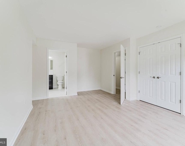 7107 Sontag Way - Photo Thumbnail 22
