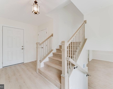 7107 Sontag Way - Photo Thumbnail 34