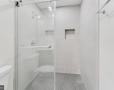 7107 Sontag Way - Photo Thumbnail 31