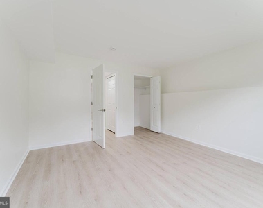 7107 Sontag Way - Photo Thumbnail 39