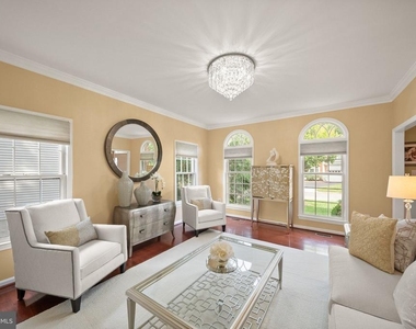 5667 Lonesome Dove Court - Photo Thumbnail 17
