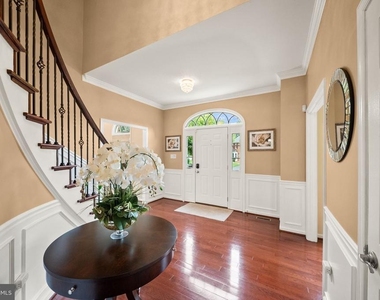 5667 Lonesome Dove Court - Photo Thumbnail 11