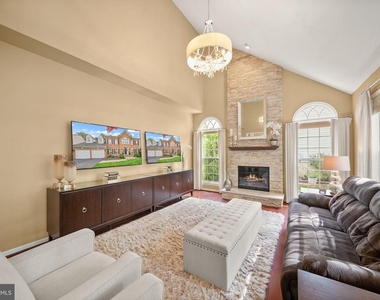 5667 Lonesome Dove Court - Photo Thumbnail 31