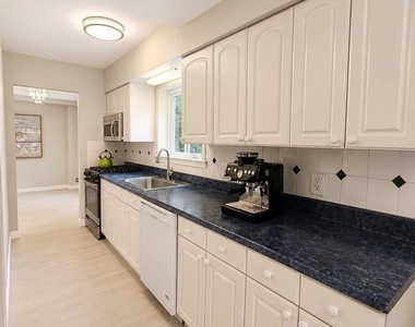 8913 Cromwell Drive - Photo Thumbnail 6
