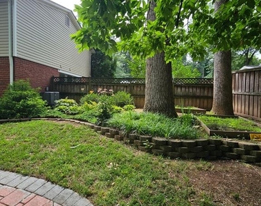 8913 Cromwell Drive - Photo Thumbnail 27