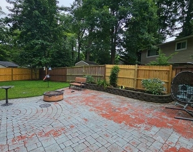 8913 Cromwell Drive - Photo Thumbnail 23
