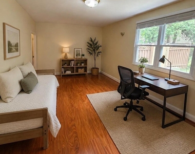 8913 Cromwell Drive - Photo Thumbnail 8
