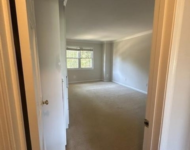 7412 Hallcrest Drive - Photo Thumbnail 17