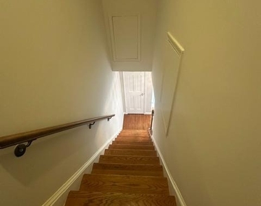 7412 Hallcrest Drive - Photo Thumbnail 12