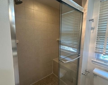 7412 Hallcrest Drive - Photo Thumbnail 14
