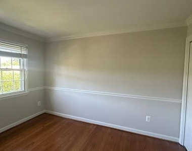 7412 Hallcrest Drive - Photo Thumbnail 19