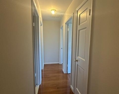 7412 Hallcrest Drive - Photo Thumbnail 7