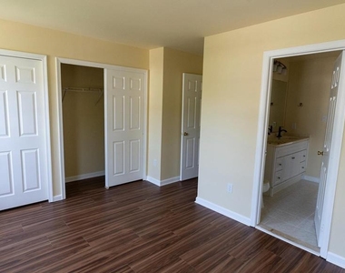 14192 Autumn Circle - Photo Thumbnail 11