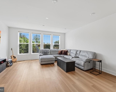 4256 Frost Street - Photo Thumbnail 13