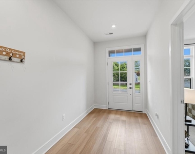 4256 Frost Street - Photo Thumbnail 1