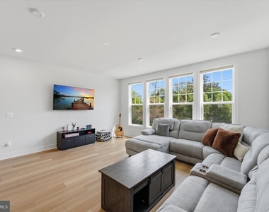 4256 Frost Street - Photo Thumbnail 14