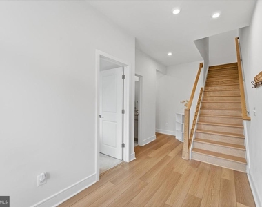 4256 Frost Street - Photo Thumbnail 2