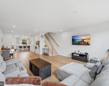 4256 Frost Street - Photo Thumbnail 15