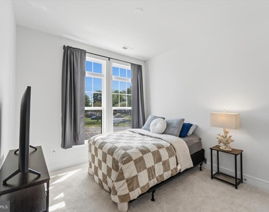 4256 Frost Street - Photo Thumbnail 3