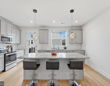 4256 Frost Street - Photo Thumbnail 10