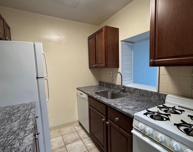 1111 Arlington Boulevard - Photo Thumbnail 5