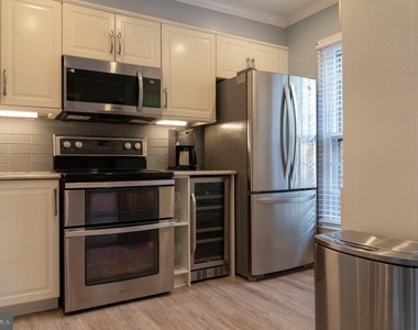 2510 S Walter Reed Drive - Photo Thumbnail 3
