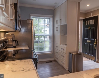 2510 S Walter Reed Drive - Photo Thumbnail 5