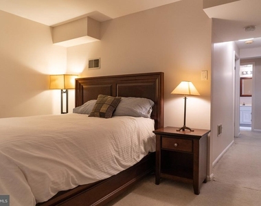 2510 S Walter Reed Drive - Photo Thumbnail 16