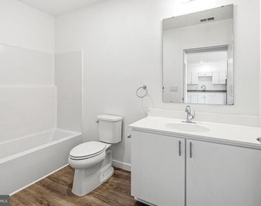 915 N Broad Street - Photo Thumbnail 7