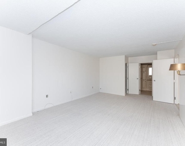233 S 6th Street - Photo Thumbnail 8