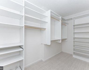 233 S 6th Street - Photo Thumbnail 10