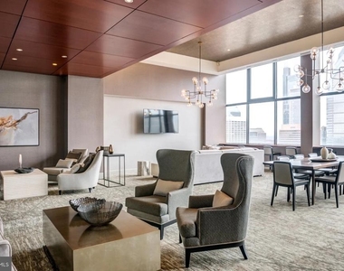 1500 Locust Street - Photo Thumbnail 2