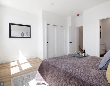 3108 Clifford Street - Photo Thumbnail 12