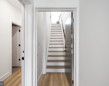 3108 Clifford Street - Photo Thumbnail 4